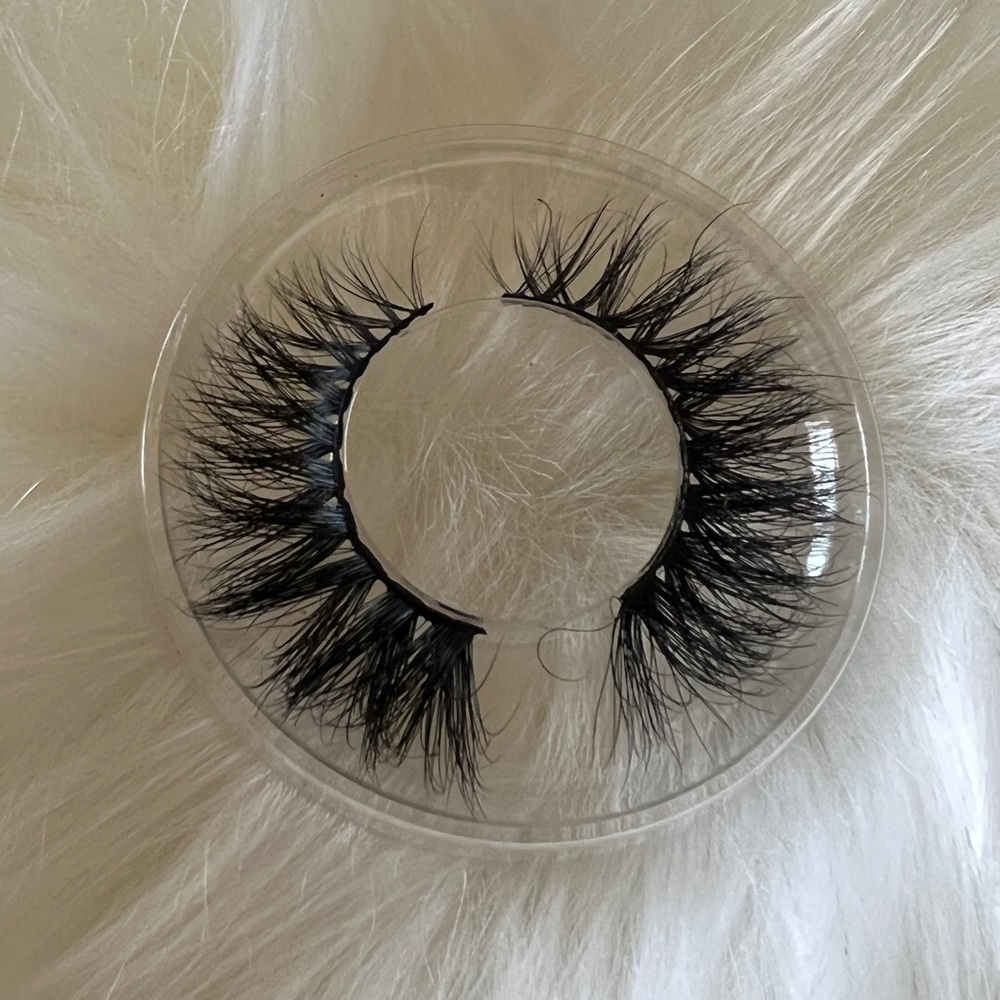 Disruptive Beauty Lashes